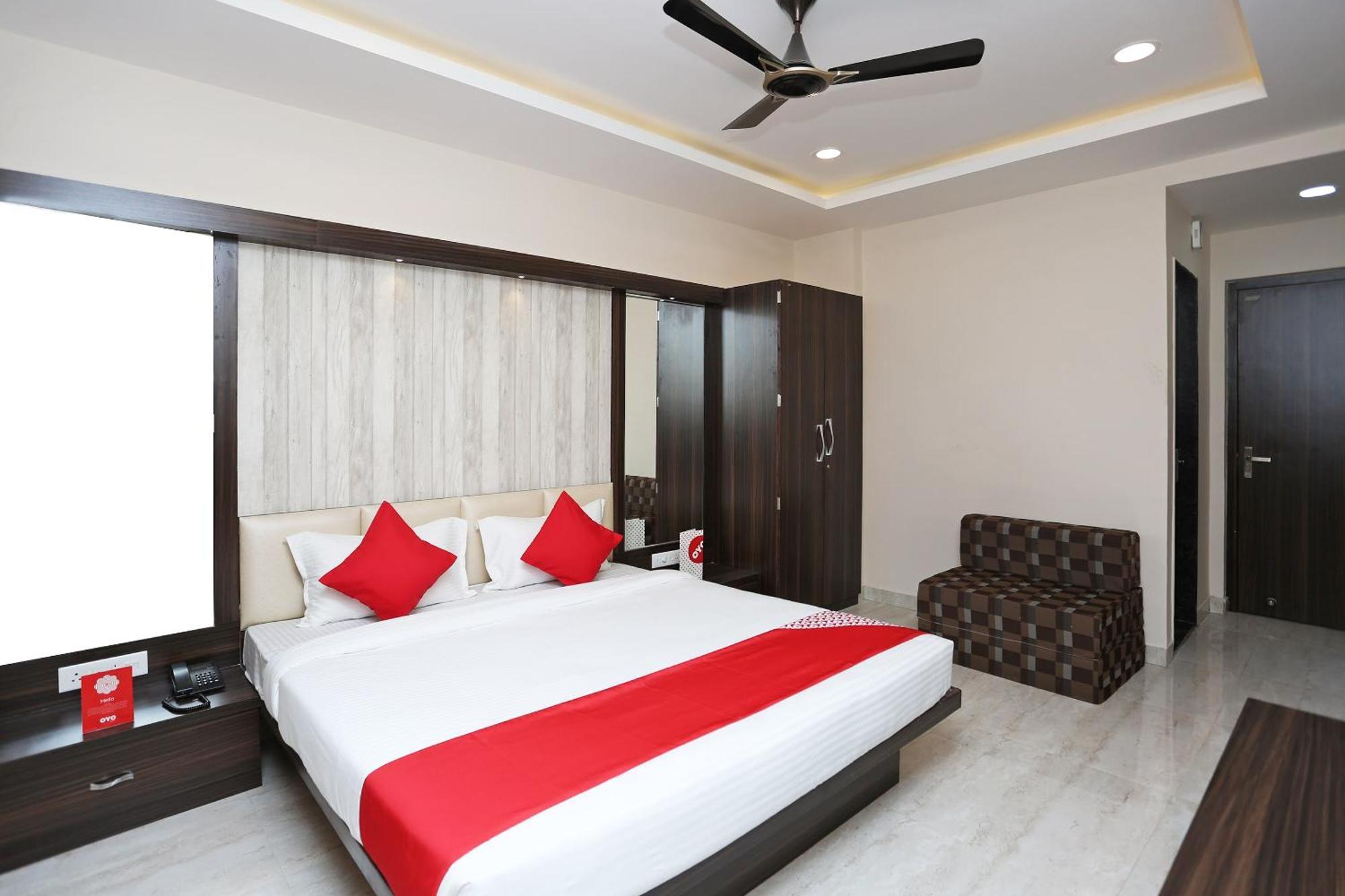 Oyo 15861 Hotel Shivganga Comfort Zone Rāipur Exterior foto