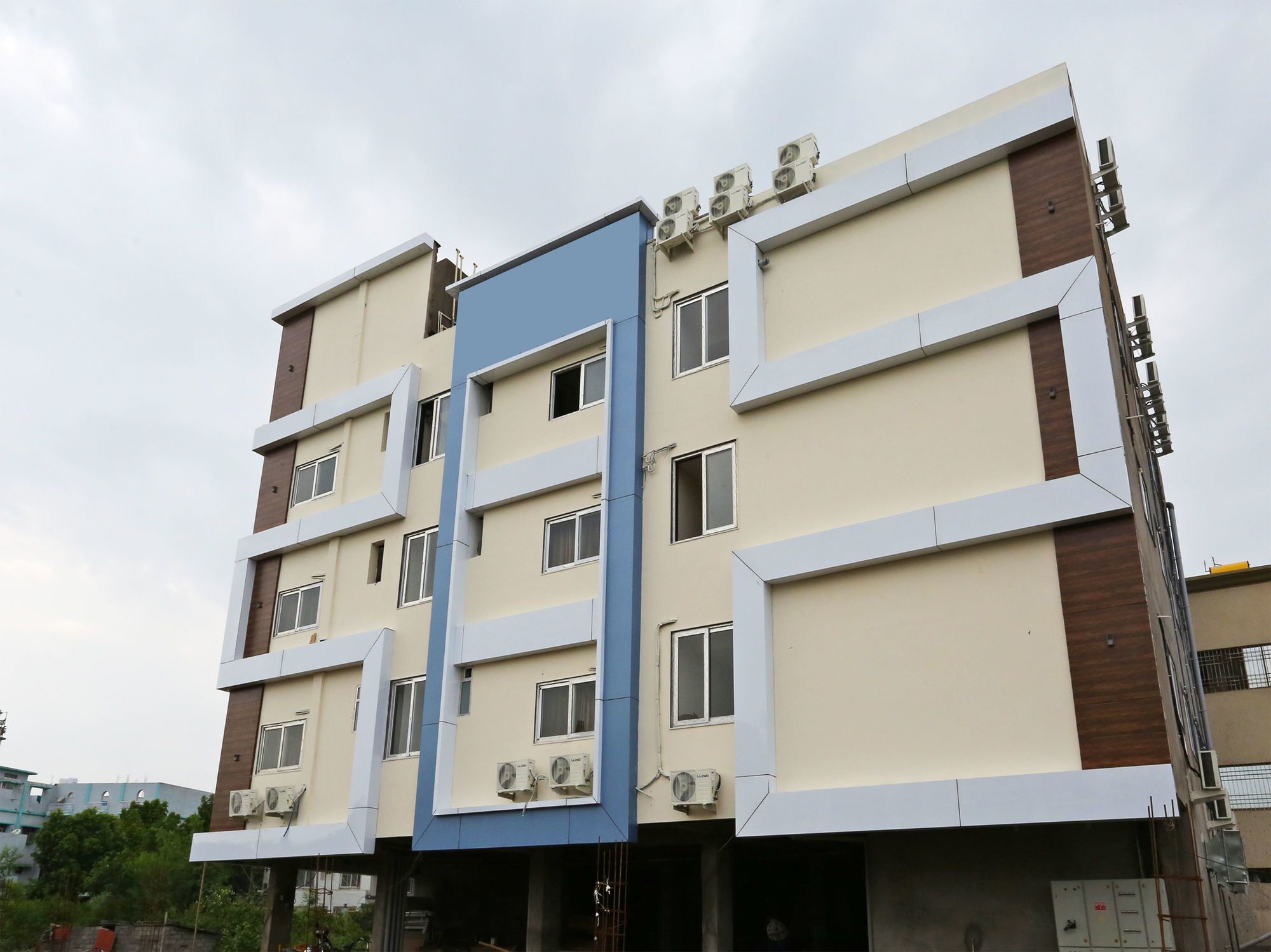 Oyo 15861 Hotel Shivganga Comfort Zone Rāipur Exterior foto